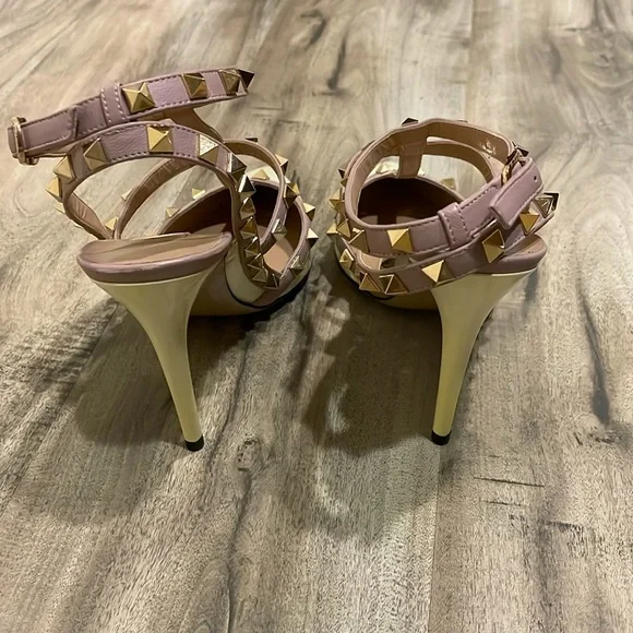 NWT VALENTINO GARAVANI PATENT ROCKSTUD CAGED PUMP 100MM - Picture 5 of 10